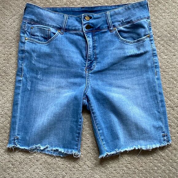 Seven 7 shorts.  Size 12. Good condition. - Picture 1 of 7